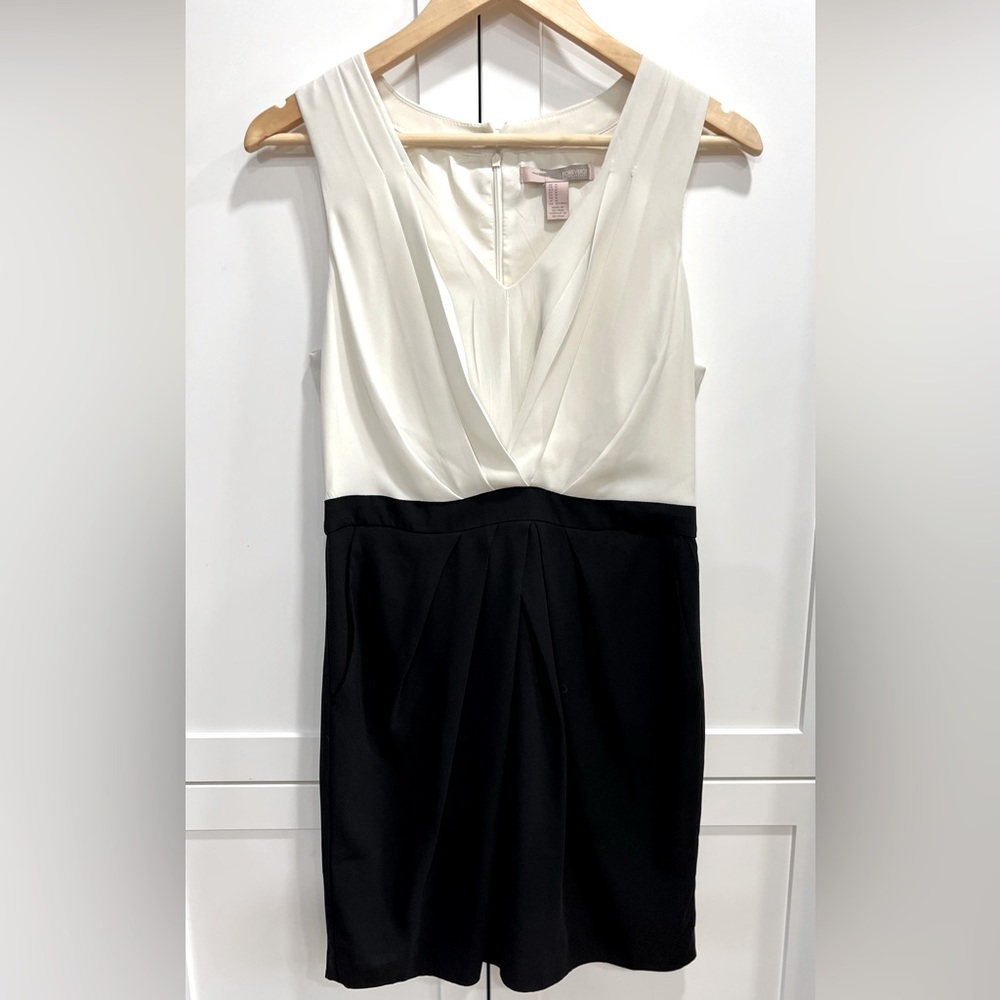 Forever 21 Ivory black color block dress